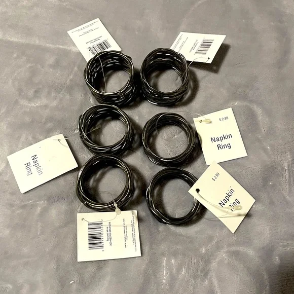Second batch of dark chrome napkin rings- never used - Picture 2 of 5